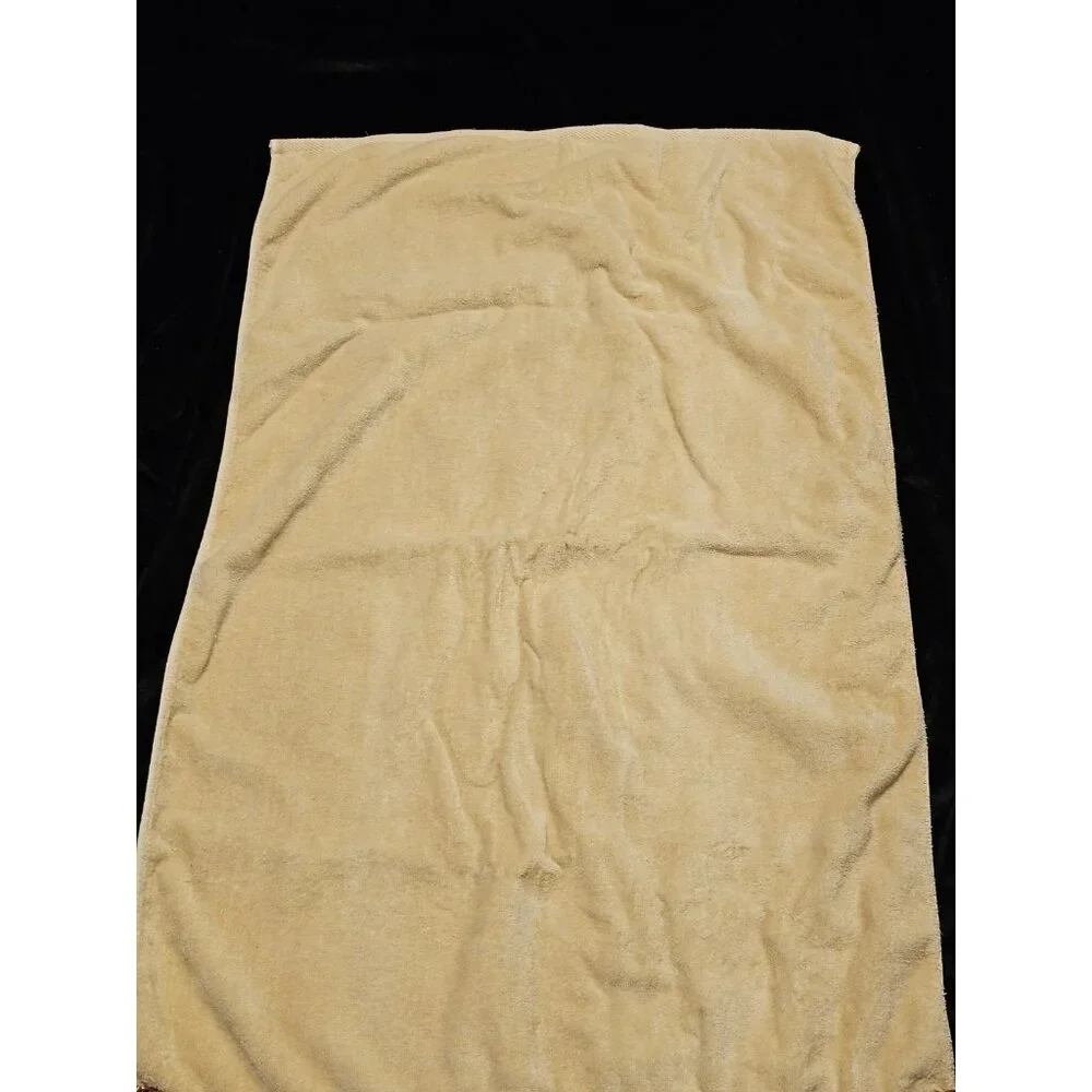 Croscill Elegant Burgundy And Gold Tasseled Bath Towel 48x25